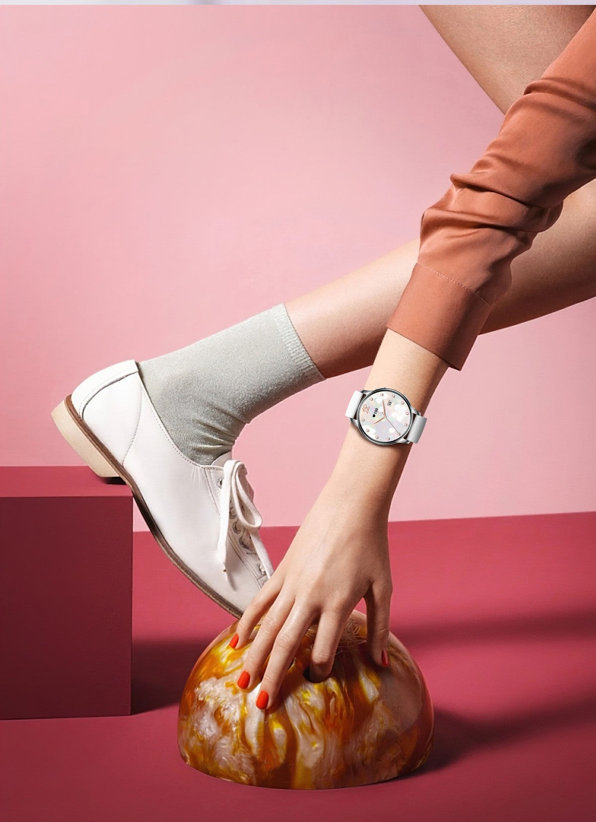 Y11 Elegant Smartwatch for Women | AMOLED Round Screen, Bluetooth Calling, Health & Fitness Monitor